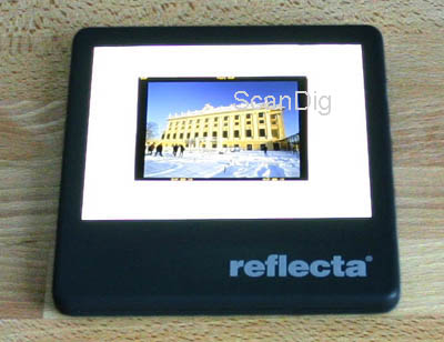 reflecta L130 light panel with a 6x7 cm slide