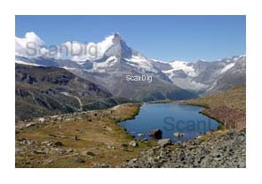 Le cadre blanc agit avec un très peu de contrast sur l\'image: les nuages et la neige ont presque la même teinte que le cadre de limitation. Cela dérange l\'oeil humaine.