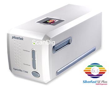 Der Plustek OpticFilm 7300 mit dem integrierten Diabetrachter auf der Oberseite
