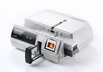The Reflecta DigitDia 6000 can scan whole slide magazines.