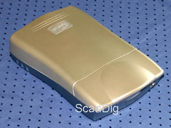 Der Reflecta SilverScan 3600 mit geschlossener Frontklappe